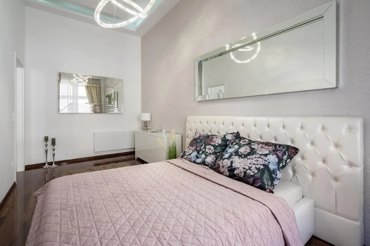 Opera Luxury Apartment With Free Parking Budapeşte