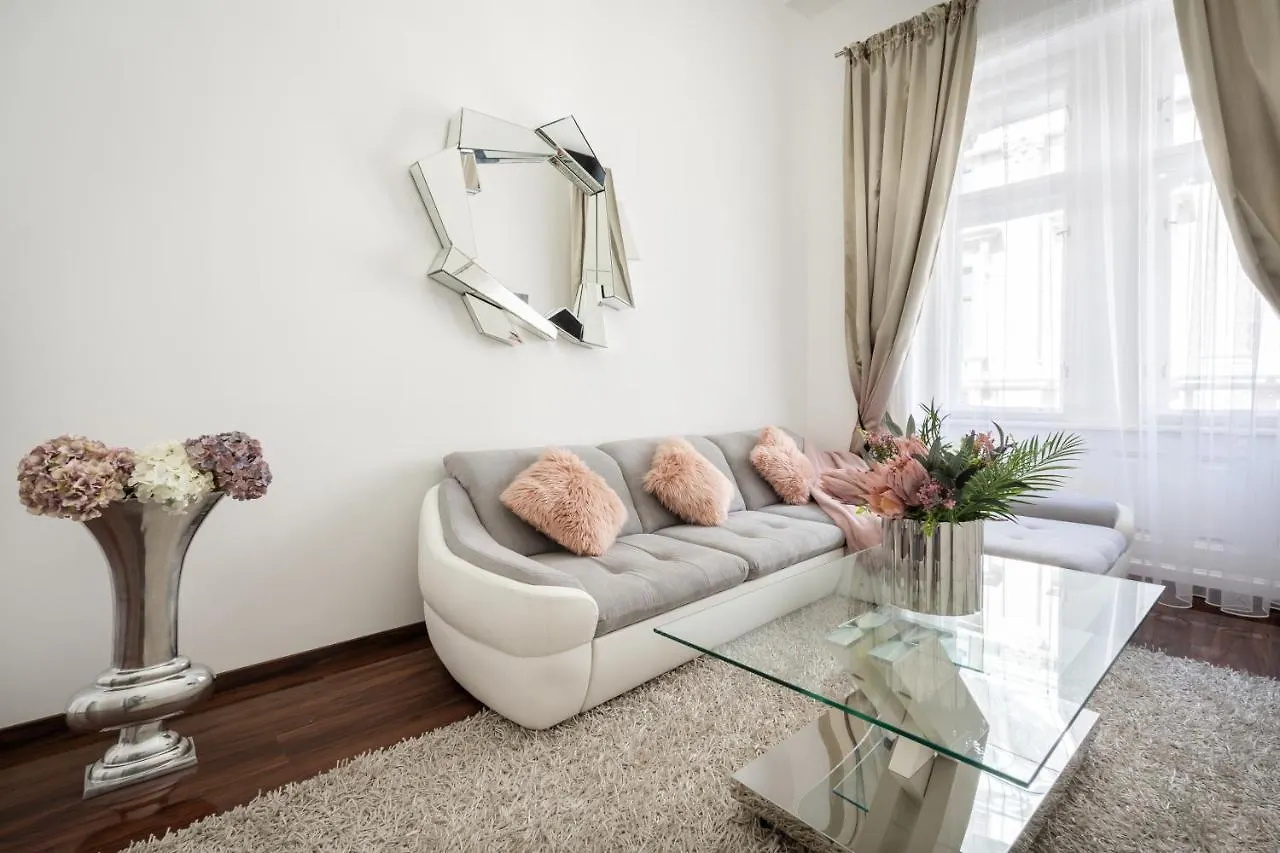 Opera Luxury Apartment With Free Parking Budapest