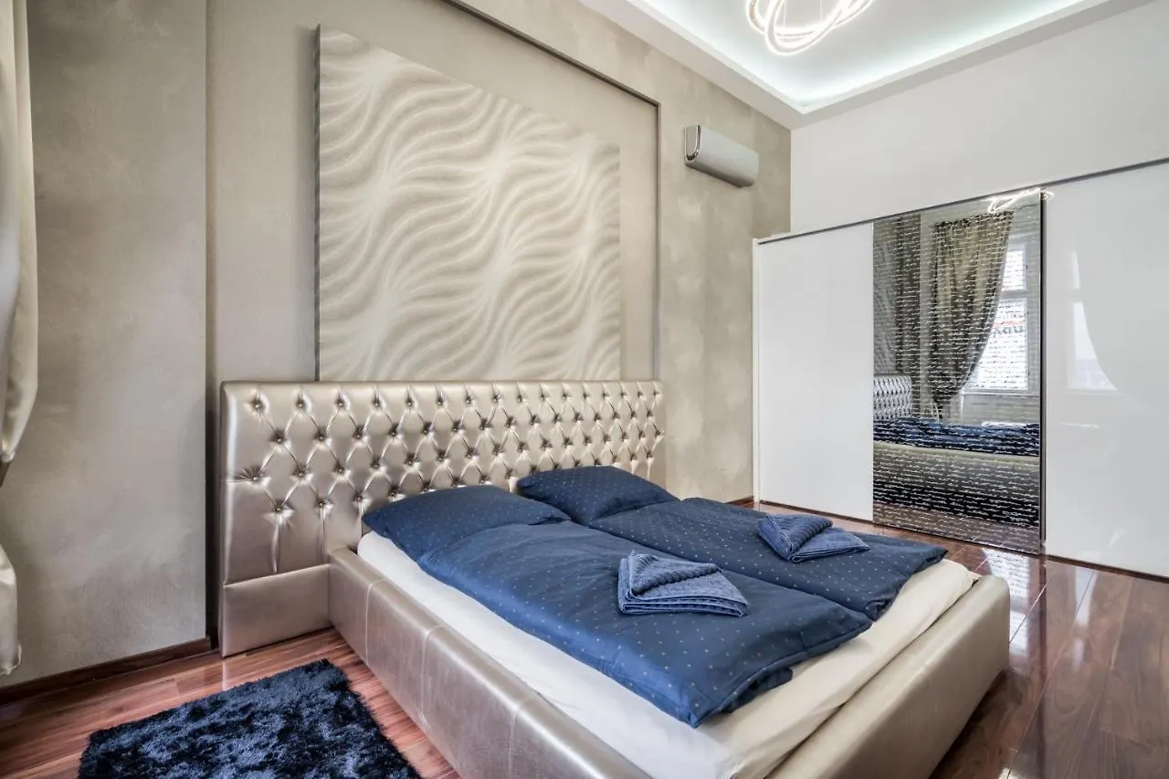 Opera Luxury Apartment With Free Parking Βουδαπέστη