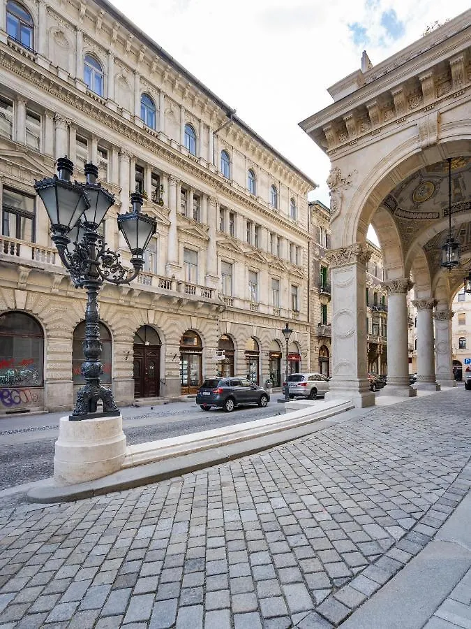 Opera Luxury Apartment With Free Parking Βουδαπέστη 0*,  Ουγγαρία