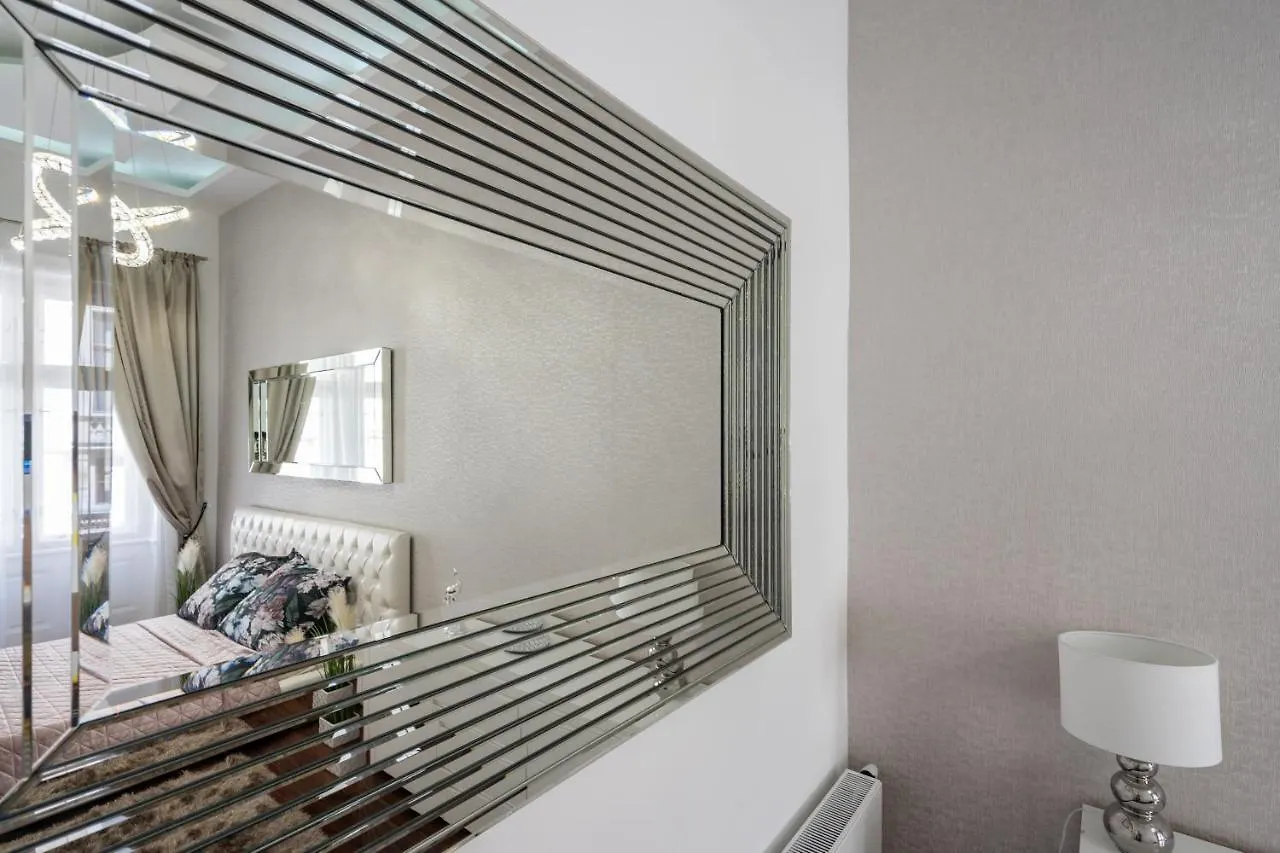 Opera Luxury Apartment With Free Parking Βουδαπέστη